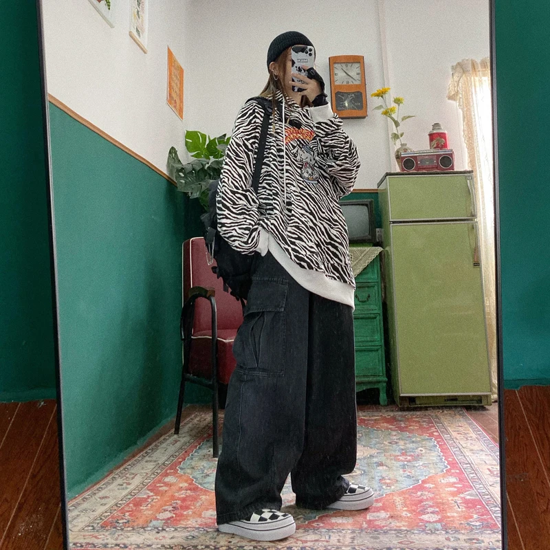 

Street hip hop Japanese handsome BF large size washing water big pocket work clothes wide leg dad jeans men and women