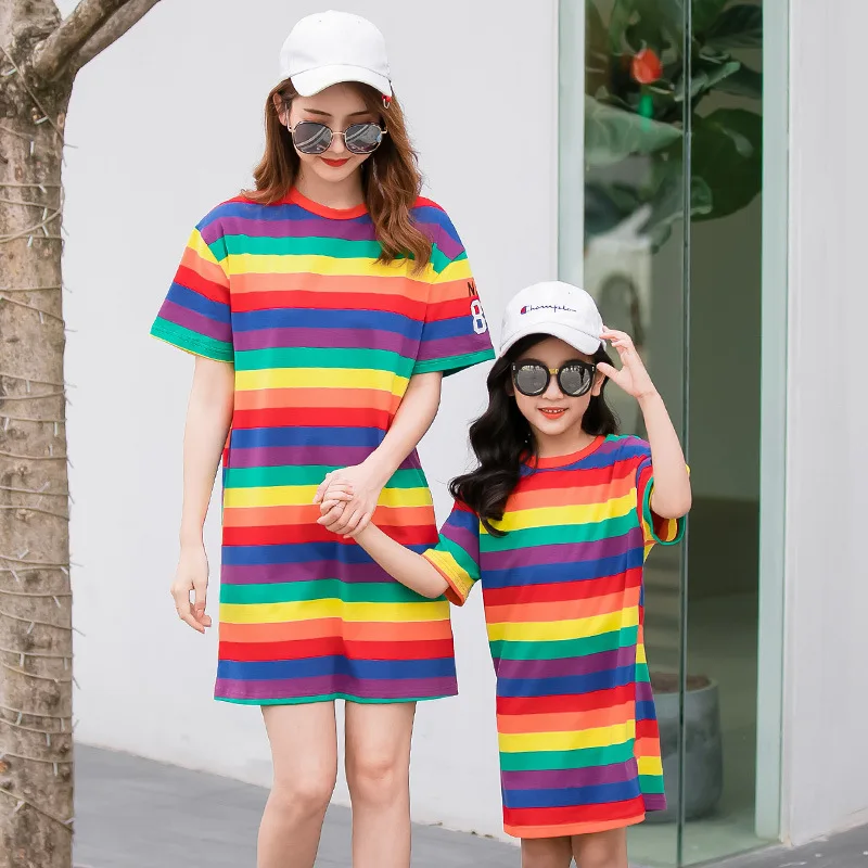 

Mom and Daughter Dress Summer Rainbow Stripes Short Sleeve Mother Daughter Clothes Fashion Kids Dresses for Girls Family Look