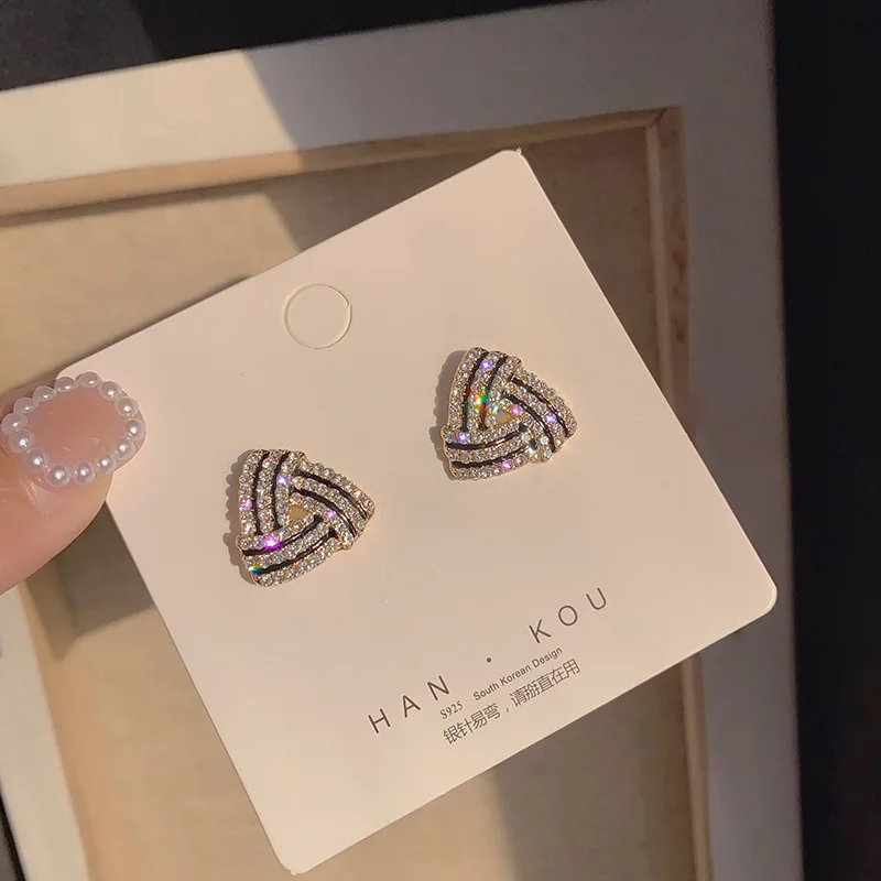 

High sense triangle S925 silver needle personalized Earrings Fashion Trend net red design sense diamond inlaid Korean commuter E