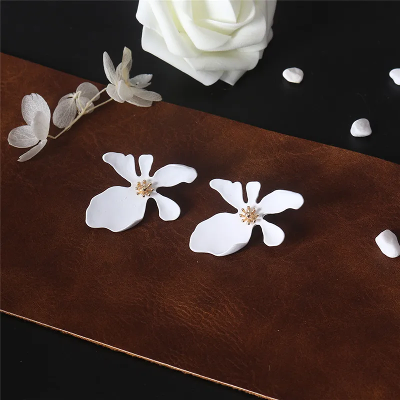 Женские серьги-гвоздики в виде цветка 3 размера | Украшения и аксессуары