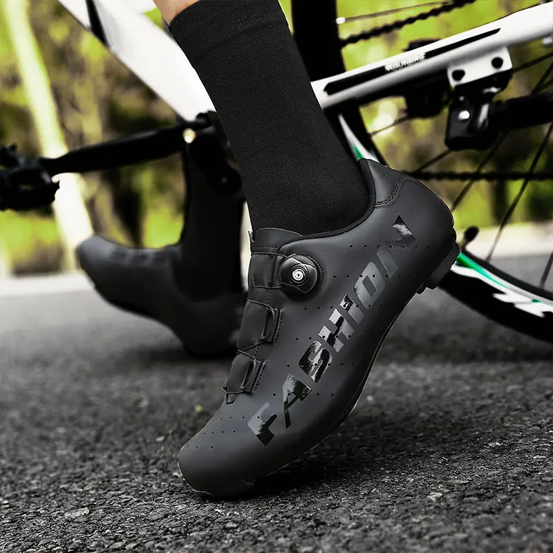 Harga Kualitas Tinggi Self-Locking Non-Slip Balap Road Sepeda Sepatu Untuk Pasangan Kolam Ultra Ringan Non-Slip Bernapas Bersepeda Sepatu