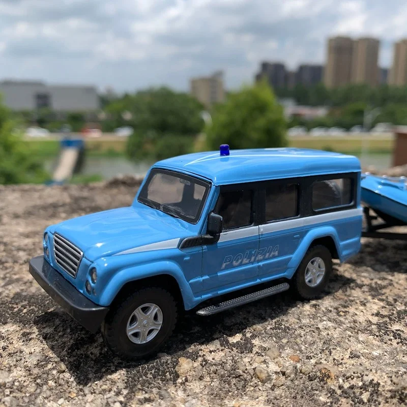 Внедорожник 1/43 Полицейская гвардия пожарная машина внедорожник из сплава