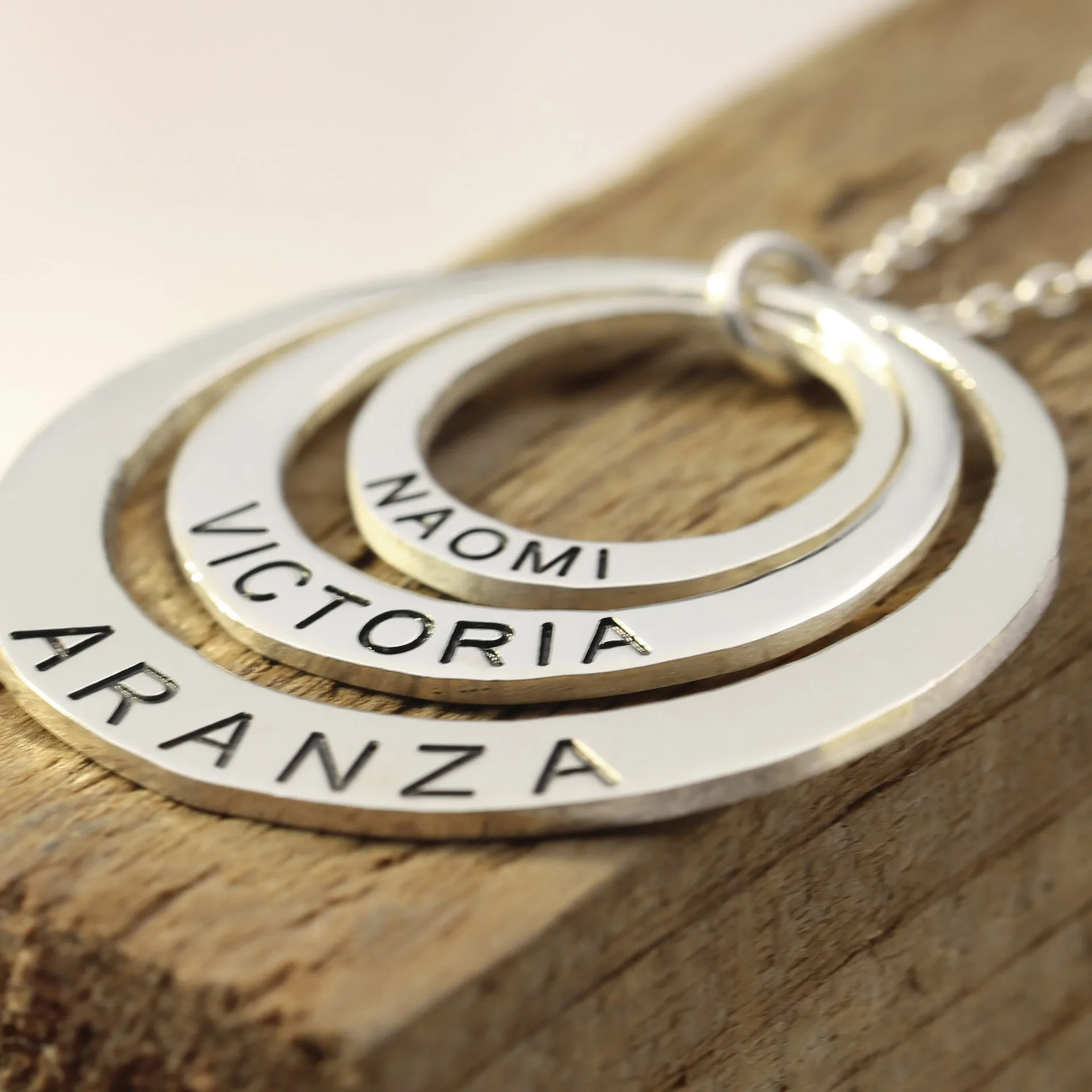 Пользовательское имя ожерелья Золото Цвет многослойное ожерелье из цепочек с