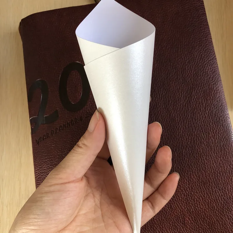 DIY свадебные конфетти конус бумаги 50 штук 15*15 см тонкий - Цвет: ivory