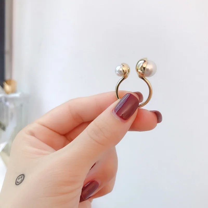 Реплика ювелирных изделий известного бренда кольцо с буквами открытое маленький