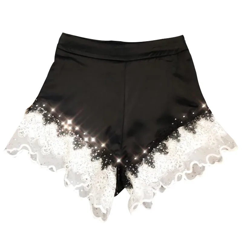 

New net yarn lace stitching shining diamond three shorts stretch slacks