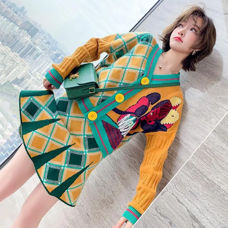 

2021 New Spring Autumn Women Suits Color Contrast V-neck Knitted Cardigans Coat + Plaid Printed High Waist Skirt Two-piece Set