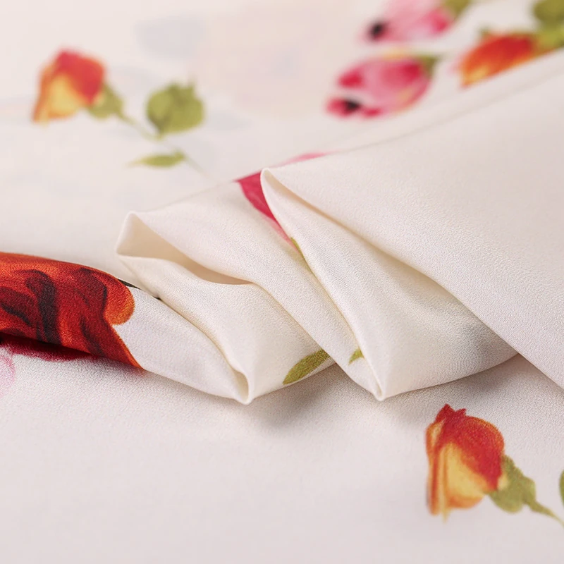 

1 Meter Rose Printed White Crepe De Chine Printed Dress Pants Skirt Natural Silk Fabric