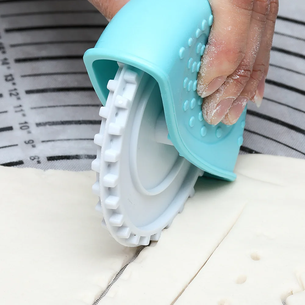 

4PCS Kitchen Cutter Plastic Wheel Roller Pizza Pastry Lattice Cutter Pastry Pie Decoration Cutter Wheel Roller Kitchen Tools