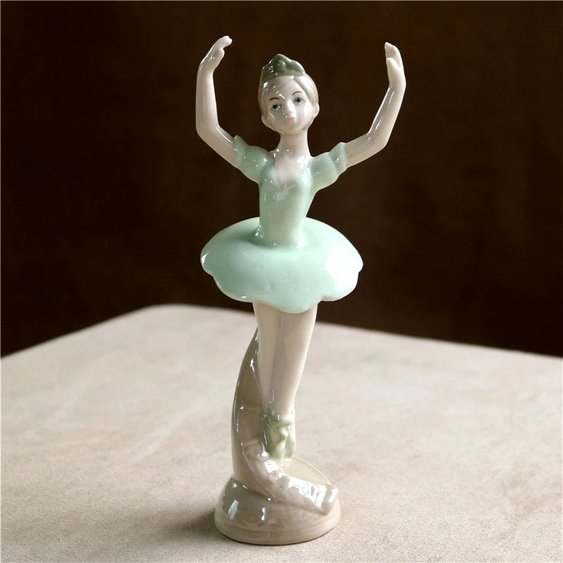 Фарфоровая балерина миниатюрная керамическая балетная Танцующая фигурка