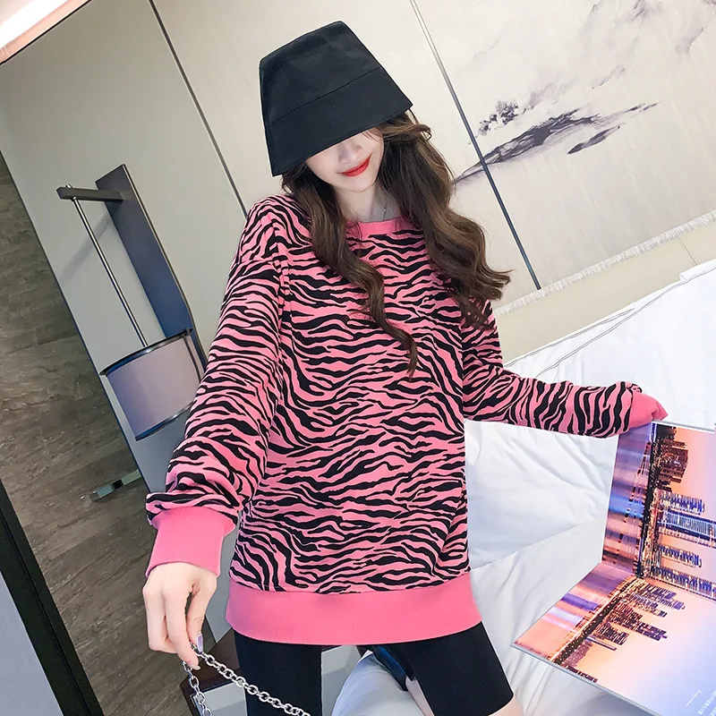 

2021 Autumn and Winter Korean New Trend Fashion Round Neck Zebra Print Loose Design Women's Niche Sweater
