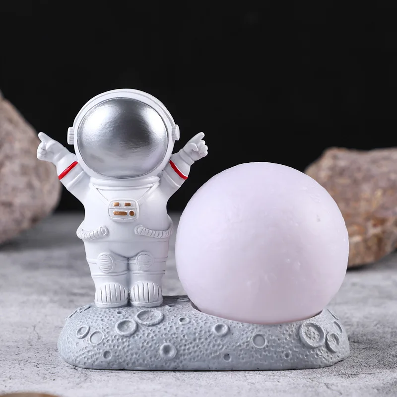 

Nordic creative spaceman astronaut small decoration resin light luxury children's room decoration