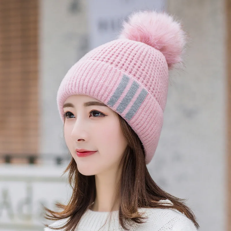 Зимняя шапка из натурального меха енота с помпоном женский элегантный шерстяной