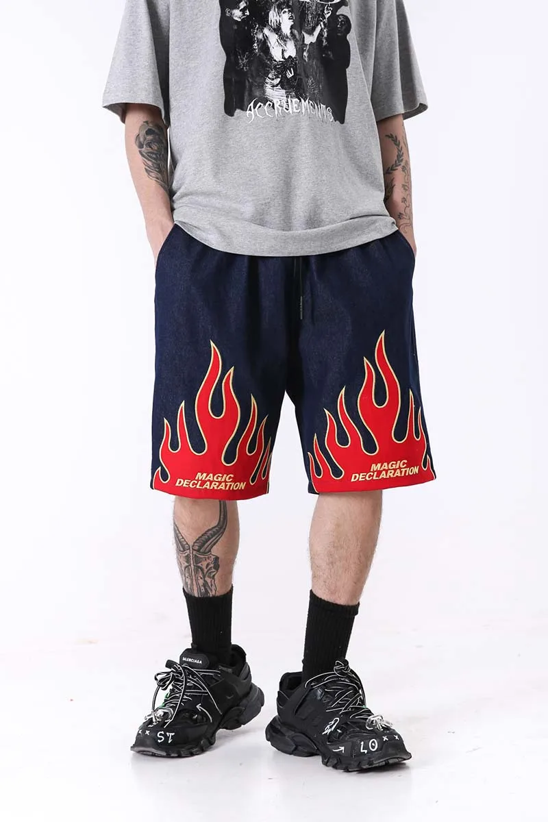 Мужские джинсовые шорты UNCLEDONJM Свободные повседневные в стиле хип-хоп с пламенем