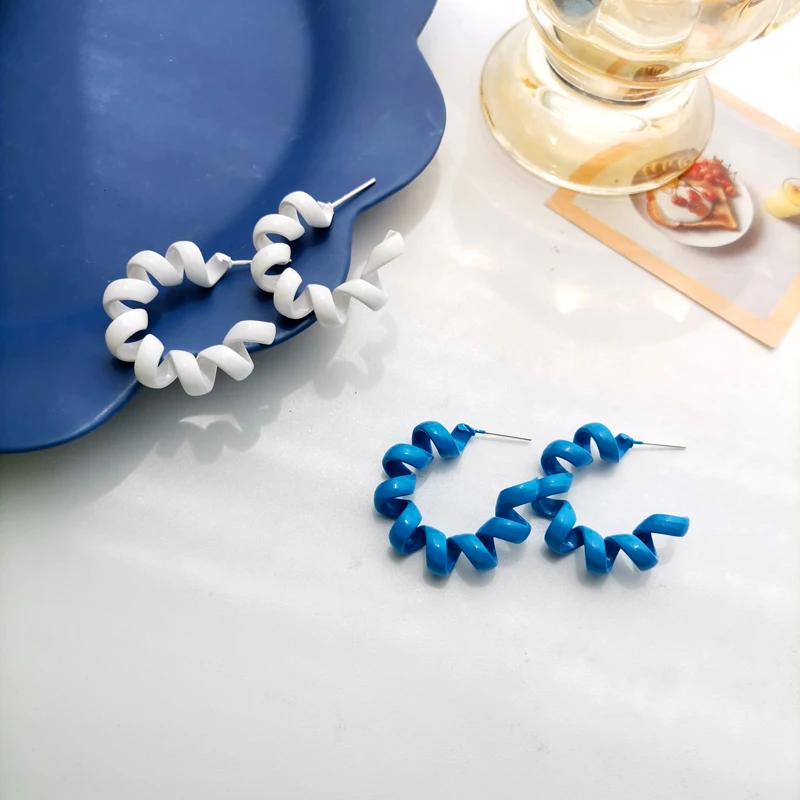 

Mihan S925 needle Modern Jewelry Twist Shape Earrings Fashion Statement 2021 New Design Blue White Earrings For Women Party Gift