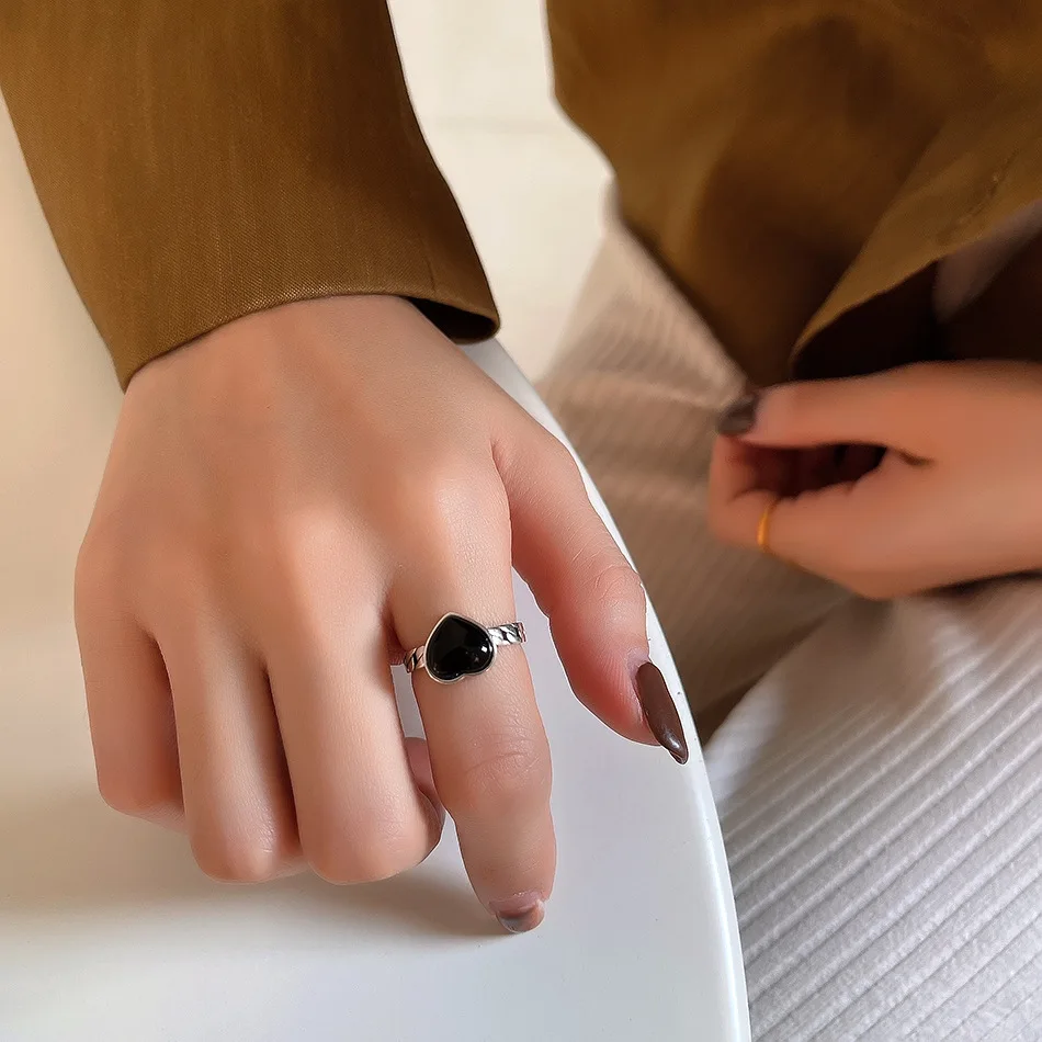 Кольцо из натурального черного оникса ручной работы из стерлингового серебра S925 для женщин с сердцевиной агата, ювелирные украшения роскошного качества для свадебных и годовщинных подарков.