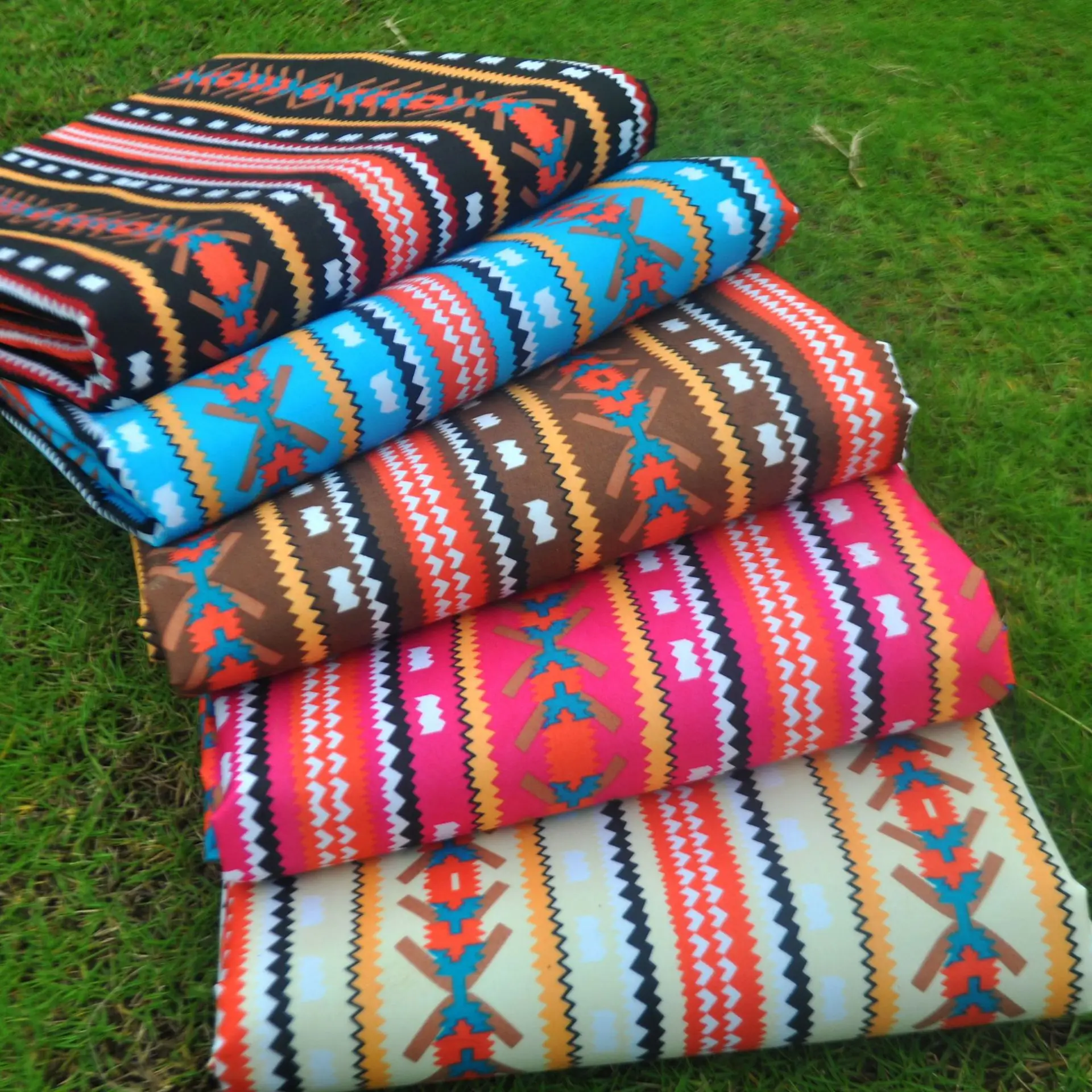 

Ethnic Wind Outdoor Waterproof and Moisture-proof Mat Camping Portable Beach Mat Park Lawn Mat Picnic Mat