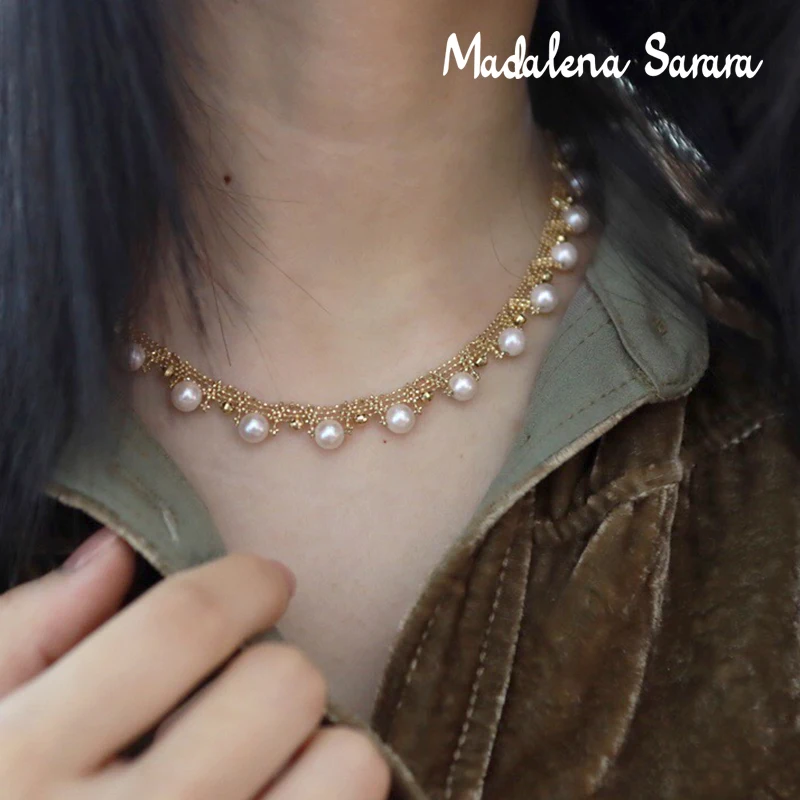 للبيع MADALENA سارارا 18k الذهب اليد جديلة النساء قلادة تموج الدانتيل حافة نمط واسعة 5-6 مللي متر المياه العذبة اللؤلؤ Au750 سلسلة قلادة-C