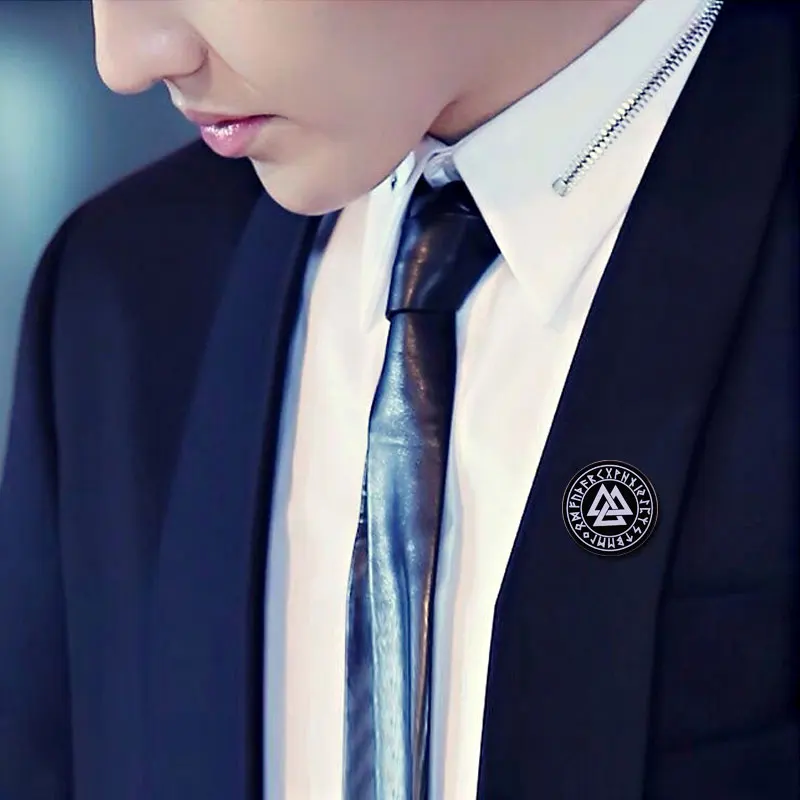 Тройной Треугольники Викинг норвежский Руна щит брошь страха амулет Pin к