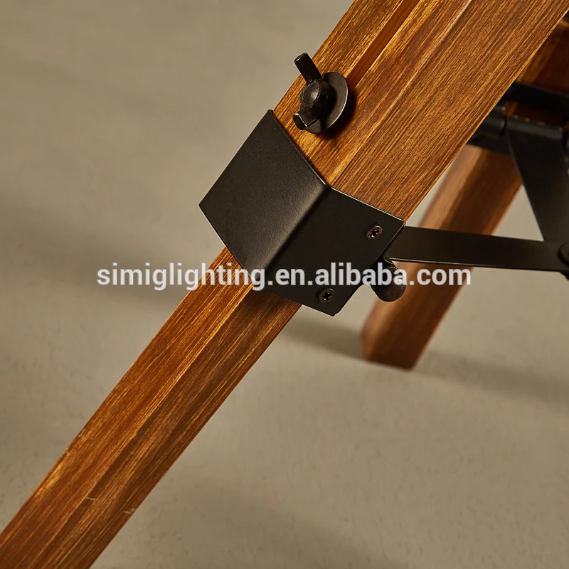 

China Manufacturer Antique Natural Wooden Tripod Table Lamp with searchlight E27 head