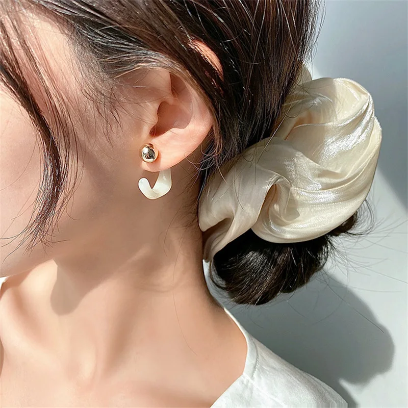 

Fashion French Style C Stud Earrings Light Luxury Coffee Green White Resin Simple Acrylic Earrings Y2k Ins Women Jewelry