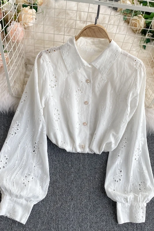 

2021 Spring Autumn Court Style Top Hollow-out Embroidery Puff Sleeve Shirt Loose White Shirt Fashion Fairy Solid Blouse
