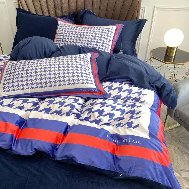 Комплект постельного белья в синюю клетку с рисунком постельное белье цветным