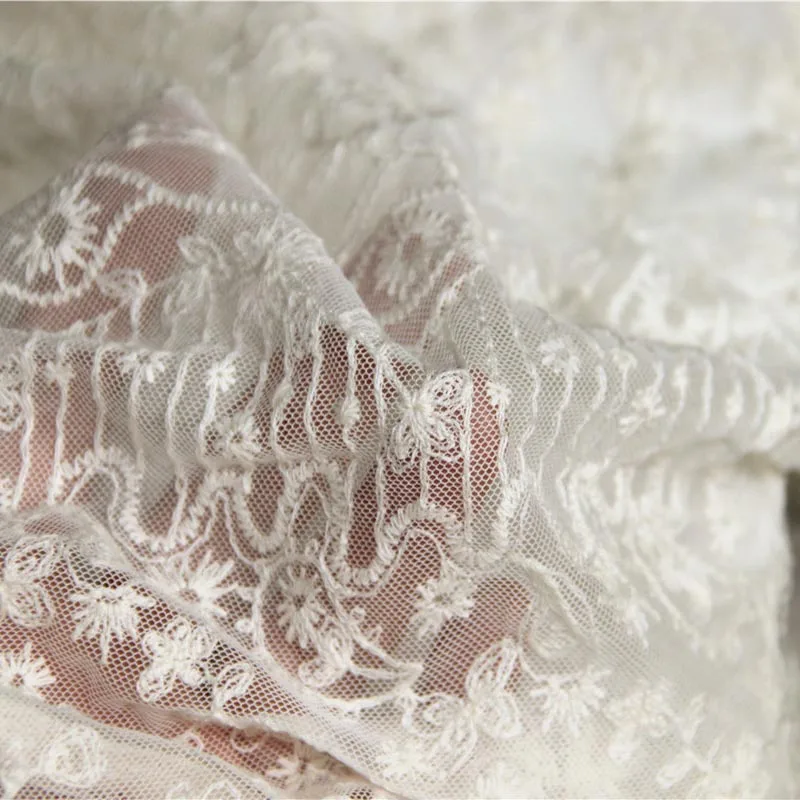 Кремовая хлопковая ткань в стиле ретро с цветочной вышивкой | Дом и сад