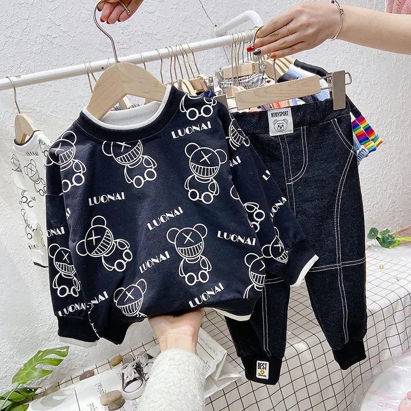 

Осенние наряды DIIMUU для детей, модные комплекты одежды для маленьких мальчиков, Детский свитер с мультяшным принтом, топы, костюмы одежды