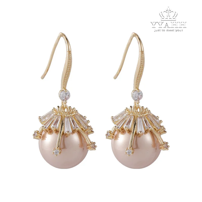 

The 2020 Vintage Zircon Vintage French Drop Pearl Earring Girl