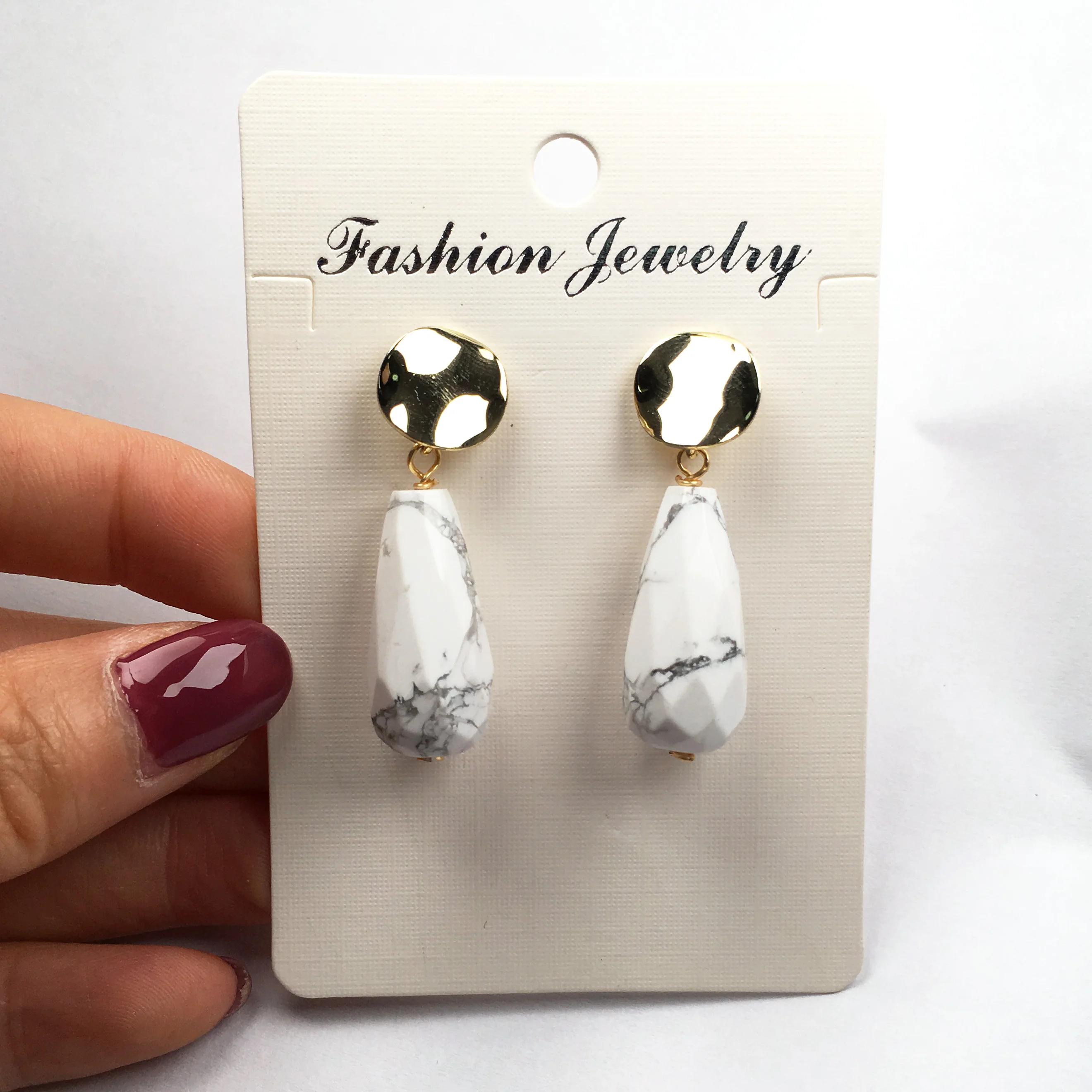 

Fashion Conical Agate Earrings Ear Studs Natural Stone Flash Stone White Turquoise Dangler for Unisex Charm Jewelry Gift 12x30mm