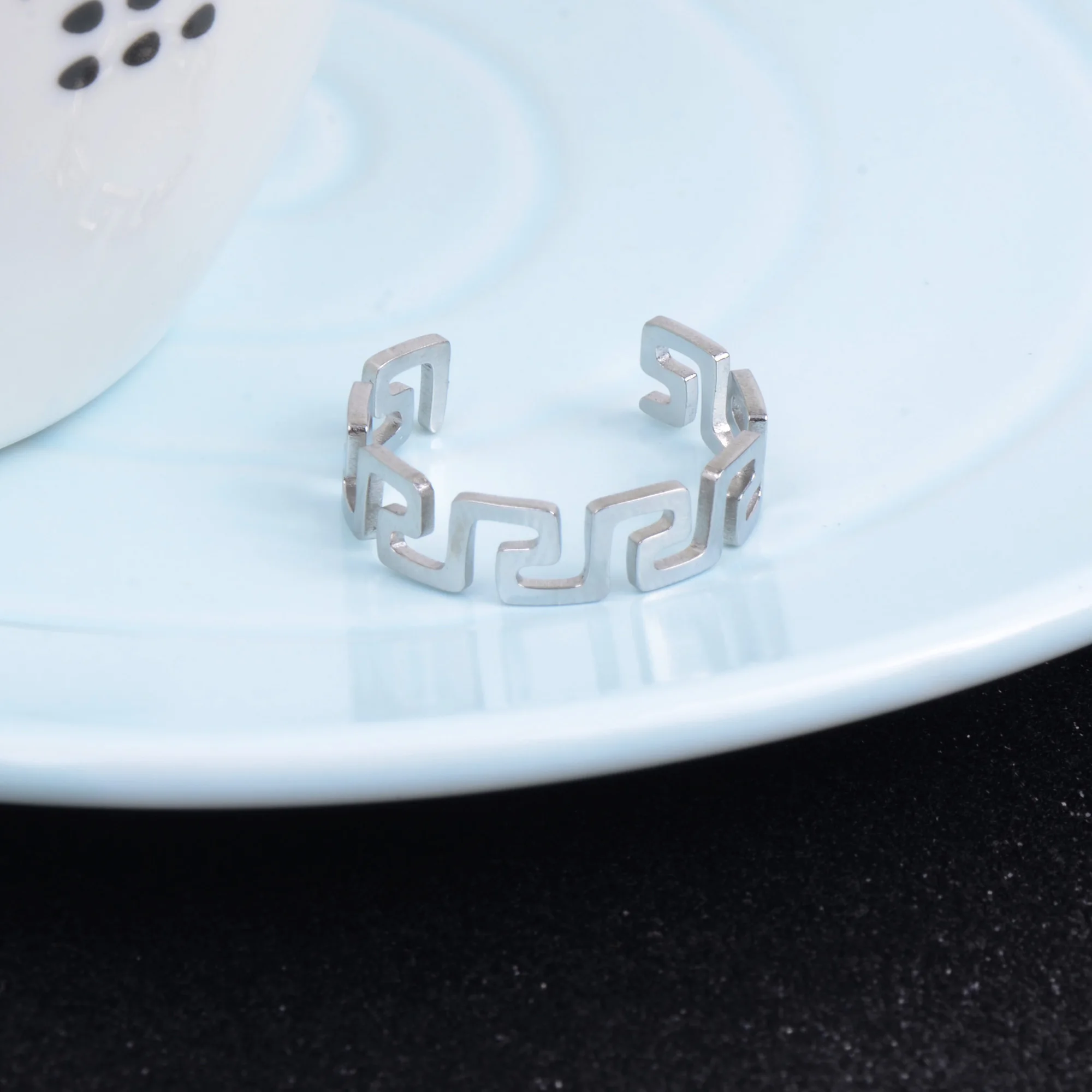 

Simple Style Irregular Geometric Rings Adjustable Hollowing Stainless Steel Silver Color Finger Jewelry Women Men Jewelry Gift