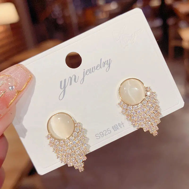 

Opal Rhinestone Inlaid Round Tassel Stud Earrings Retro Korean Fashion Elegant Ear Studs Romantic Jewelry Y2K Women Earring Gift