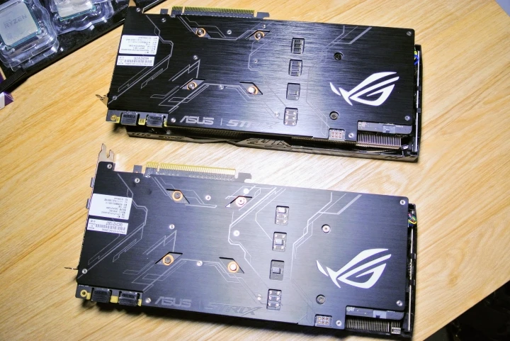Видеокарта ASUS GTX1070TI 8G GTX 1070TI 3fan б/у 90% новая|Видеокарты| |