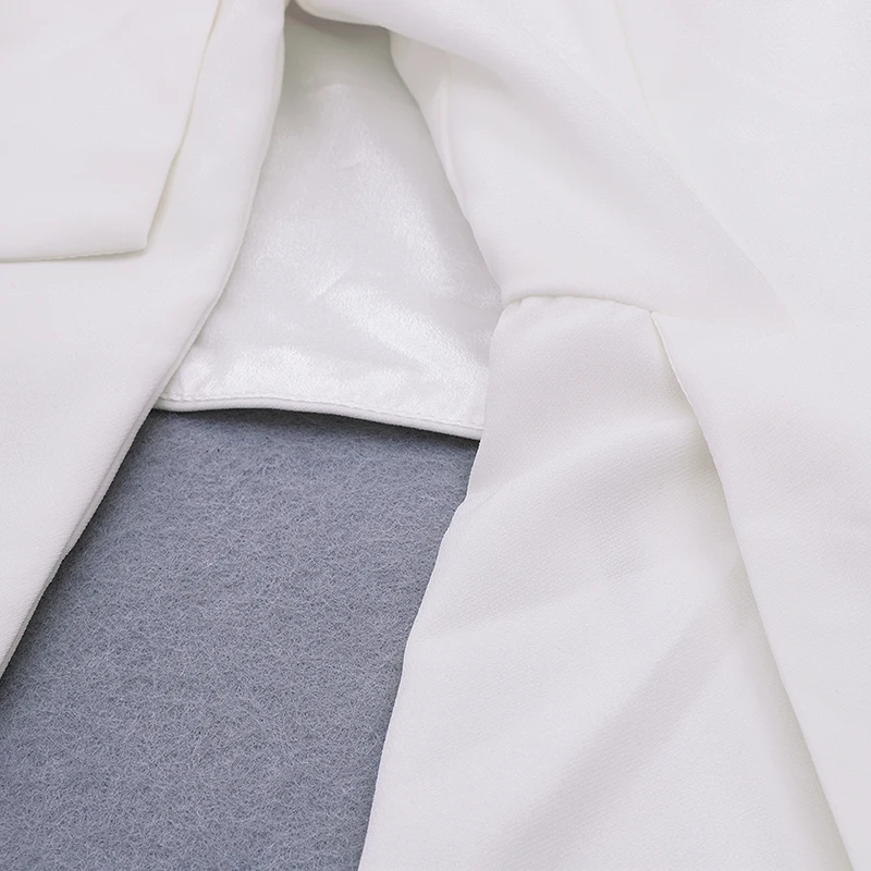 Женское асимметричное платье Max Spri белое с длинными рукавами и драпировкой