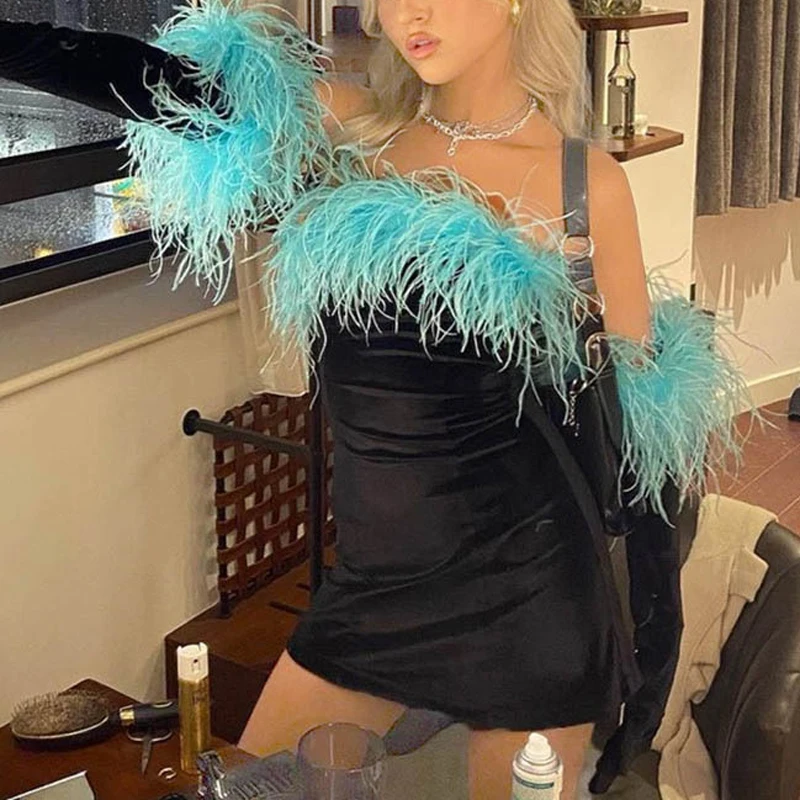 Мини-платье с открытыми плечами и открытой спиной BKLD высокой талией перчатками