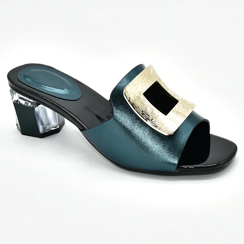 Новинка Свадебные туфли Красного цвета для женщин Милый стиль королевской