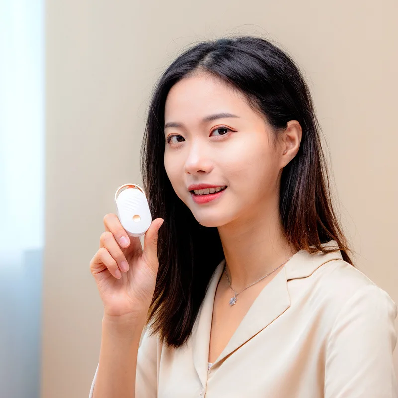 

Mini Portable Air Purifier Necklace, Wearable Negative Ion Generator Personal Air Purifier Necklace for Home Car