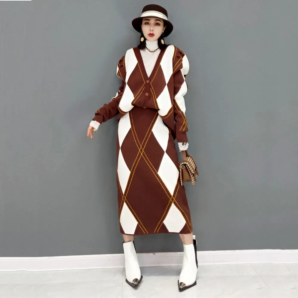 

2022 Autumn Winter 2 Pieces Set Women Knitted plaid Sweater cardigans + Long skirt rhombus Sweater Set CHIC Knitted suit