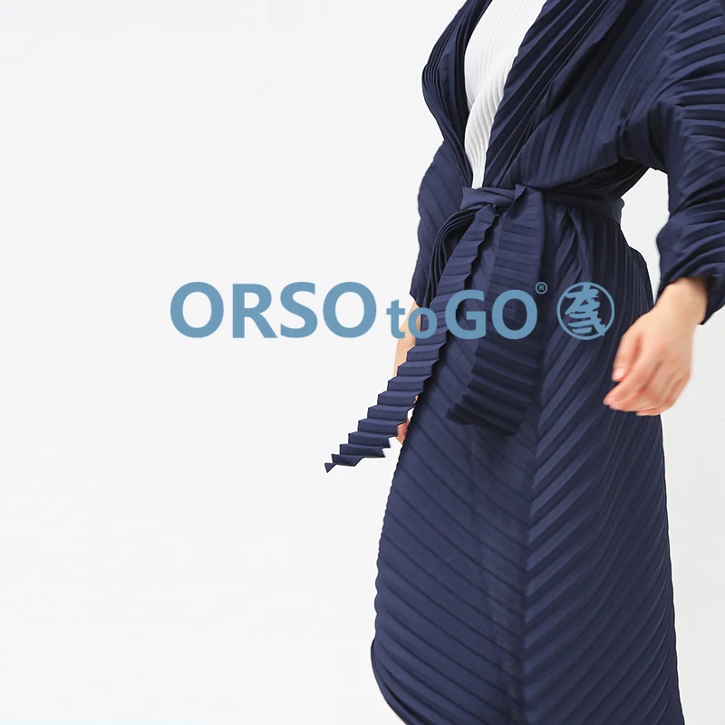 Осенняя модель модные однотонные длинные плиссированные пальто Miyake с ремнем в