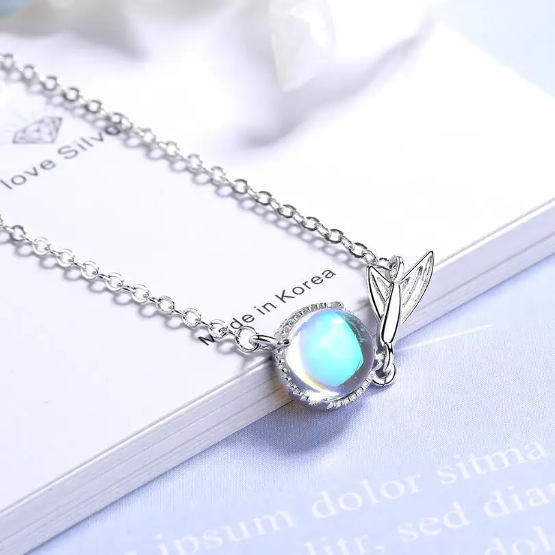 Женский браслет с лунным камнем и рыбьим хвостом | Украшения аксессуары