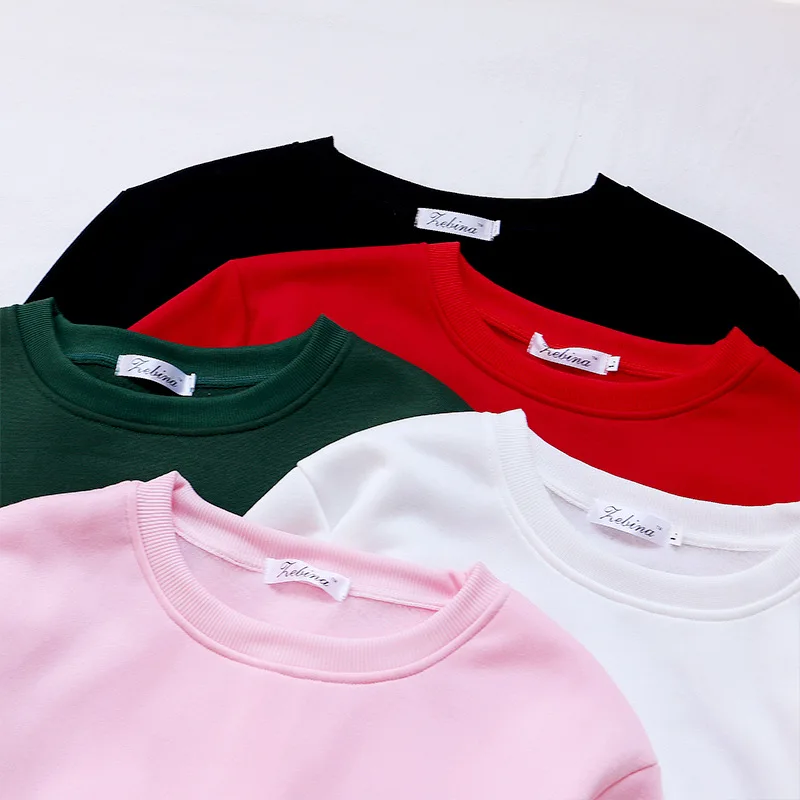 Футболка женская с круглым вырезом 2022