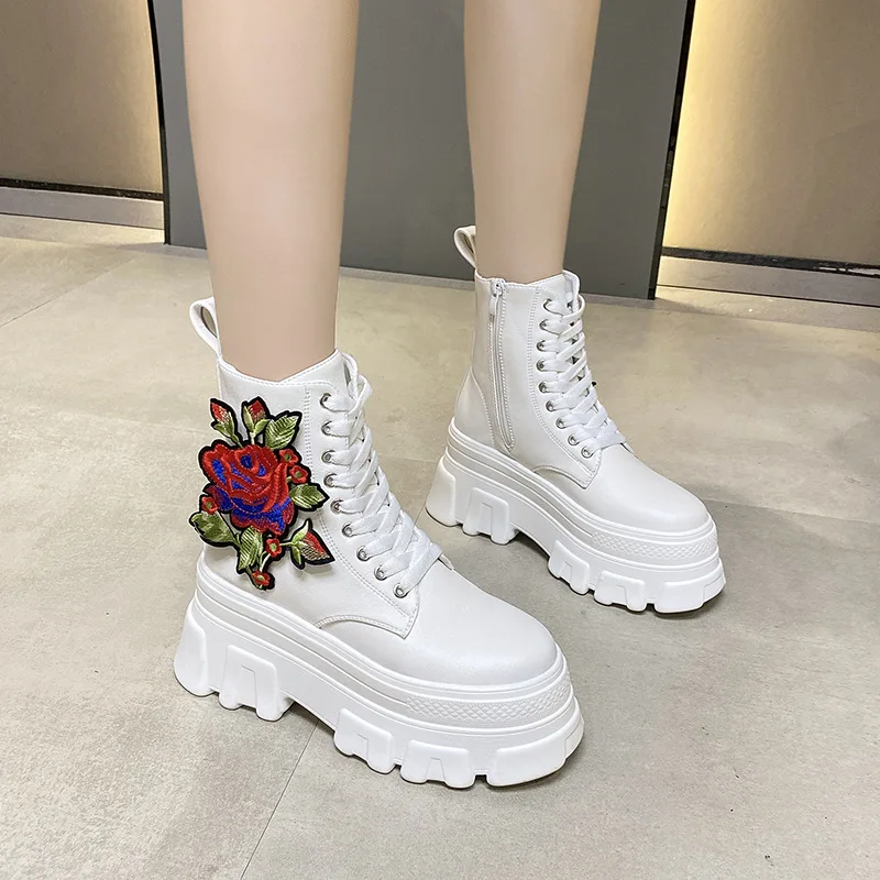 New Winter Boots For Women Fashion Floral Embroidery Lace-up Zipper Botas Mujer Boots Platform Heel Ladies Autumn Shoes