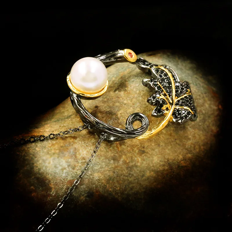 

Cute Female White Pearl Pendant Necklace Charm 14KT Black Gold Chain Necklaces For Women Vintage Crystal Leaf Wedding Necklace
