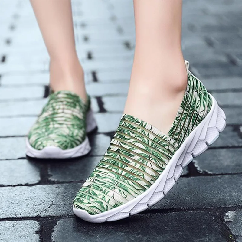 Кроссовки для женщин на плоской подошве сетчатые дышащие без шнуровки блестящие