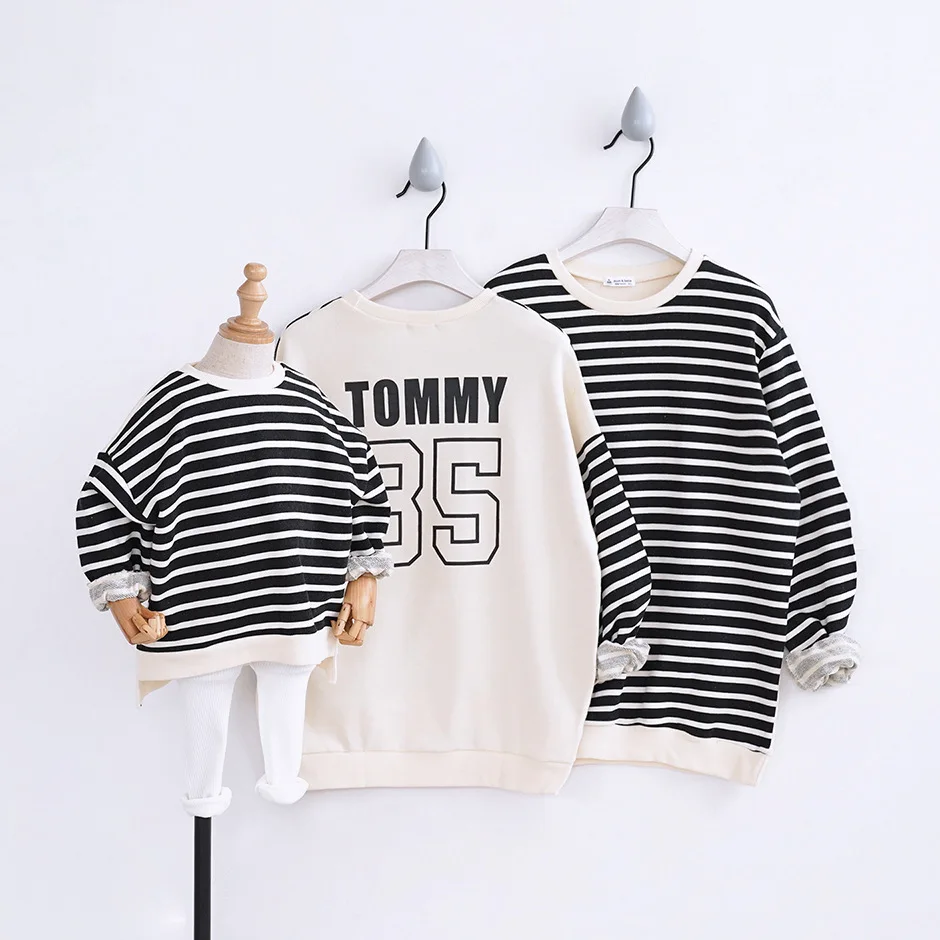 Одинаковые комплекты для семьи одежда с длинными рукавами мамы и дочки футболки