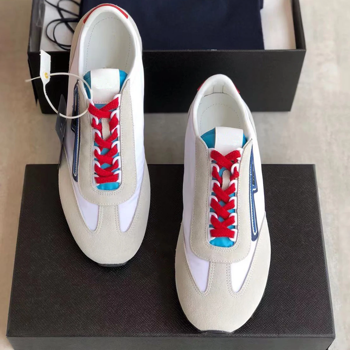 

Designer Leather Suede Sneakers Men Summer Breathable Mixed Colors Breathable Casual Shoes