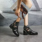 Женские кожаные ботинки с заклепками, с ремешком с пряжкой, uh8