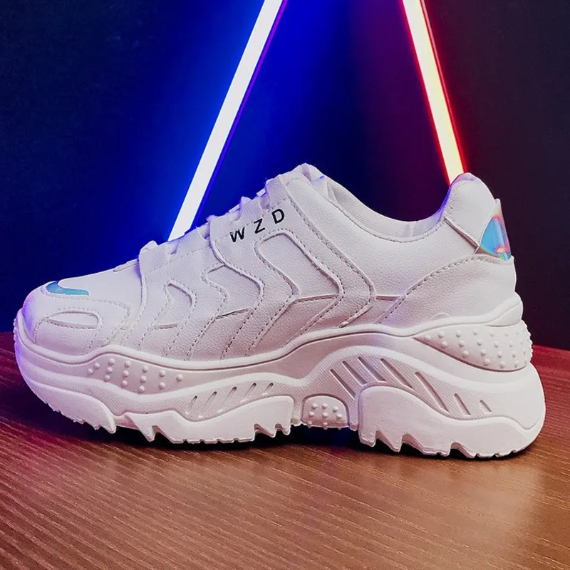 Женские массивные кроссовки новинка 2019 повседневная обувь на танкетке для