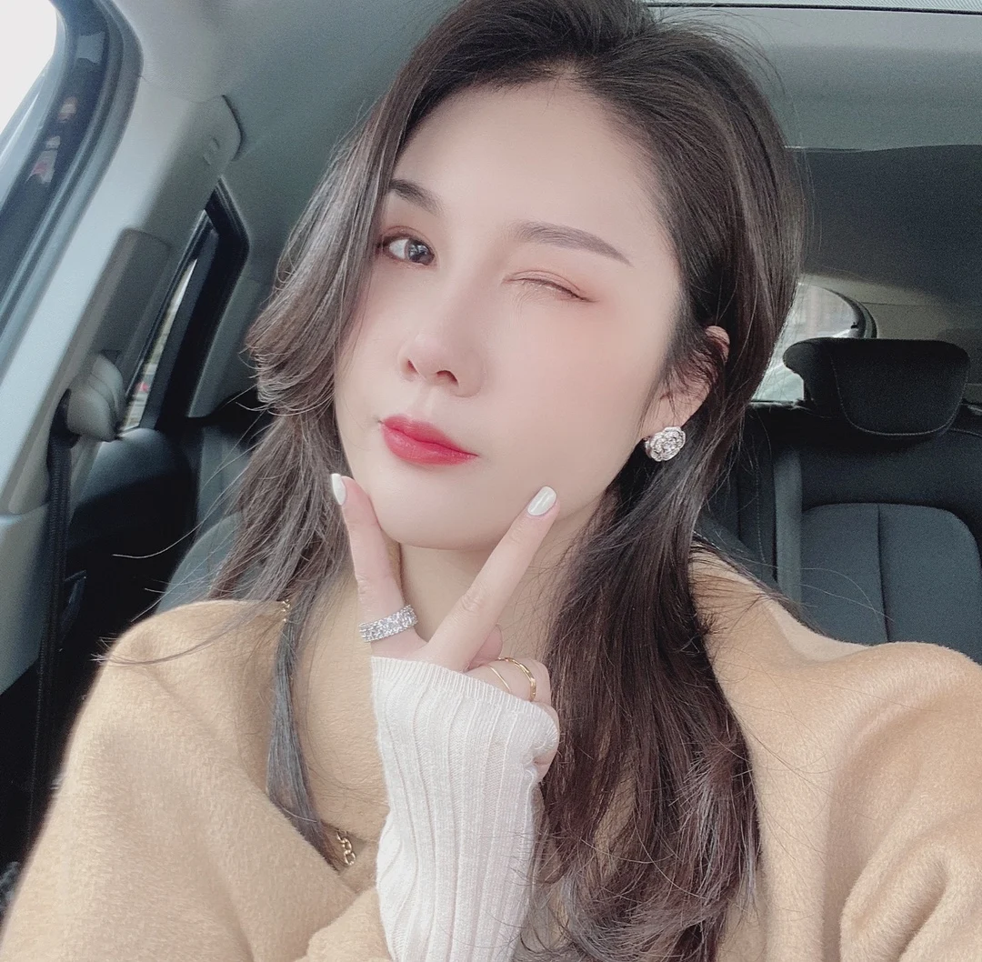 

Timeless Wonder Crystal Zirconia Camellia Stud Earrings Women Fancy Jewelry Gothic Top Designer Rare Trendy Set Bride Gift 2522